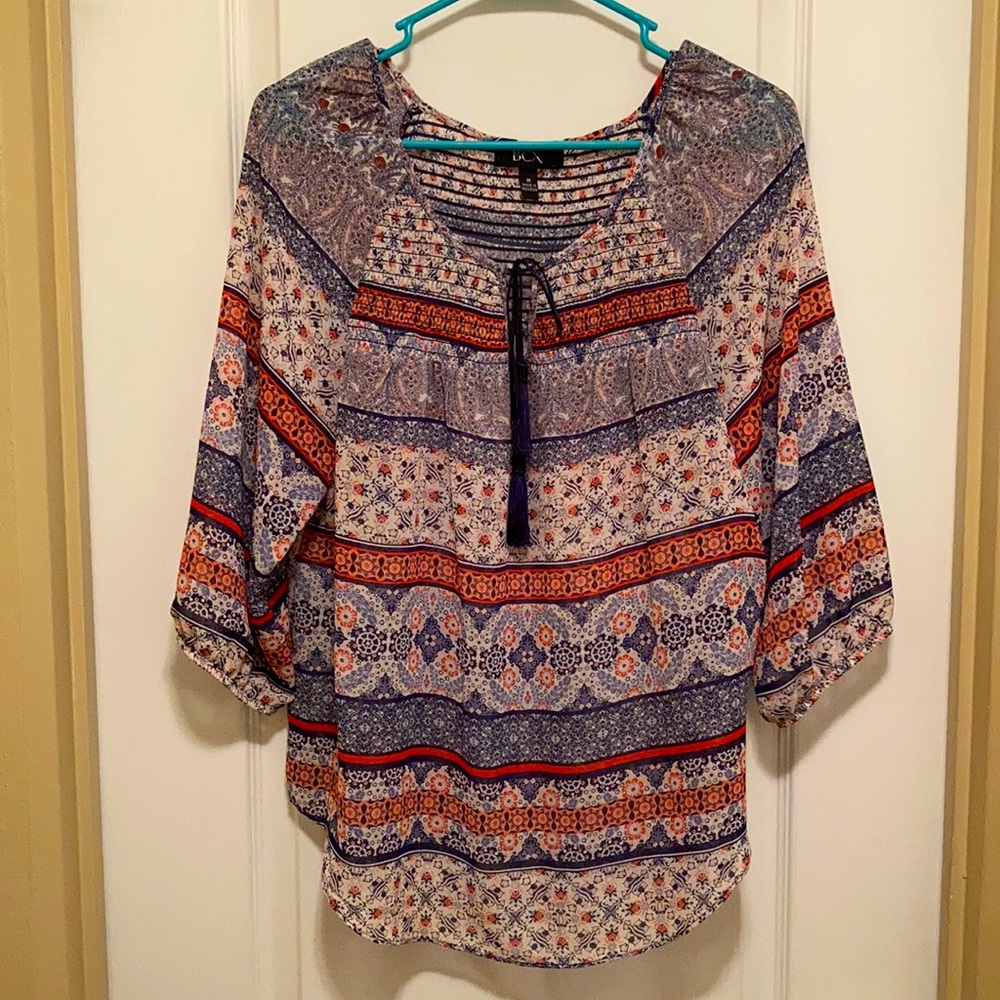 🎉Price Drop! Women’s Size M Red, White, & Blue Printed Blouse